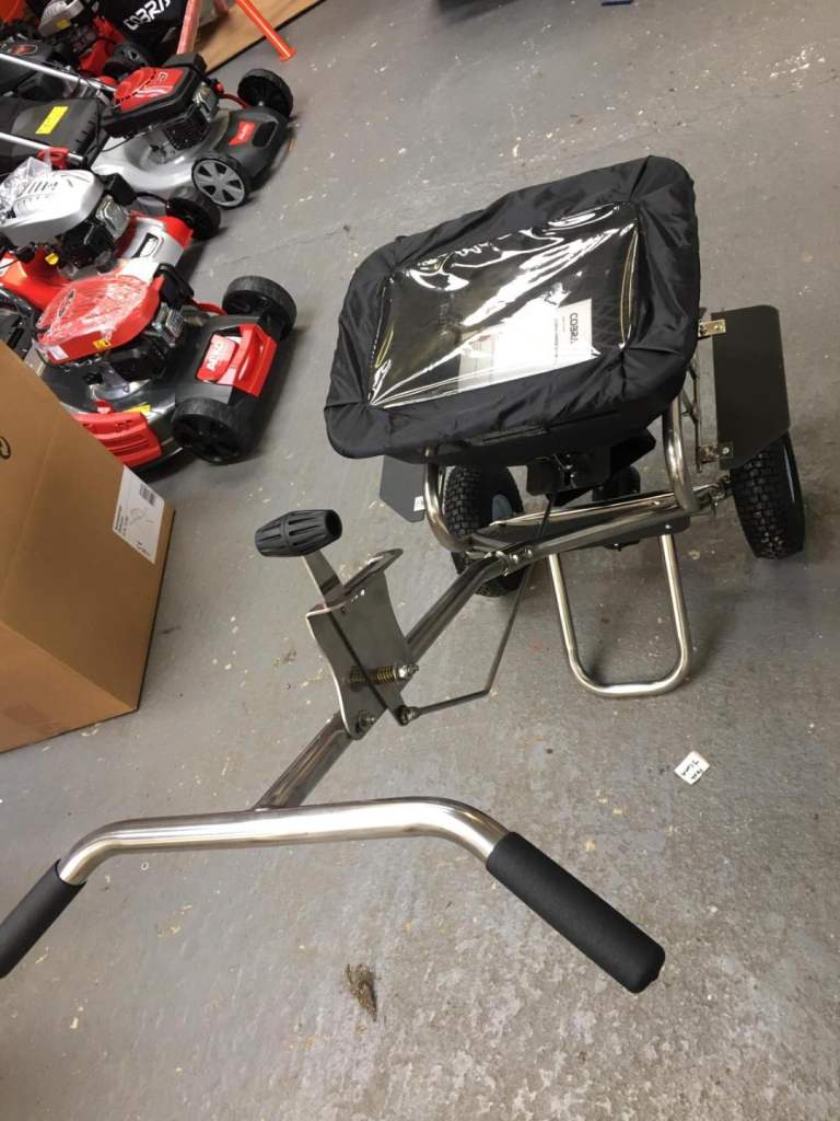 Cobra 35kg Towable Spreader with Poly Hopper, Drumaness, Ballynahinch