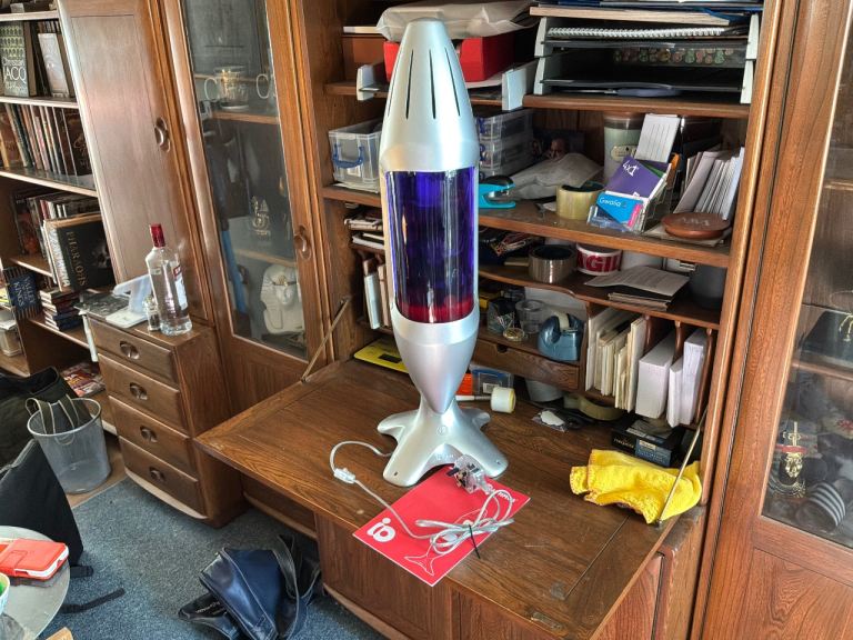 Mathos very Large Lava Lamp in Purple and Orange A big lava lamp in silver cast metal
