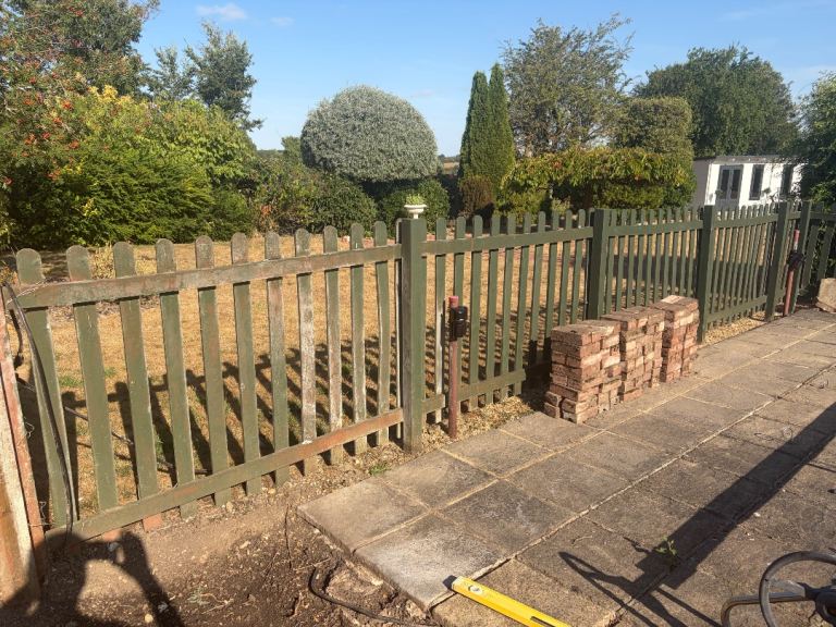 4ft Wooden Fence Palisade Picket Fence