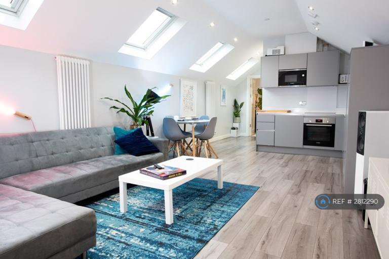 2 bedroom flat in London Road, Tunbridge Wells, TN4 (2 bed) (#2812290)