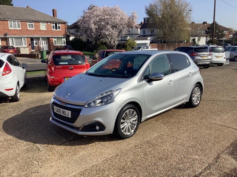 Peugeot 208 1.2 PureTech Allure Hatchback 5dr Petrol EAT Euro 6 (s/s) (110 ps)