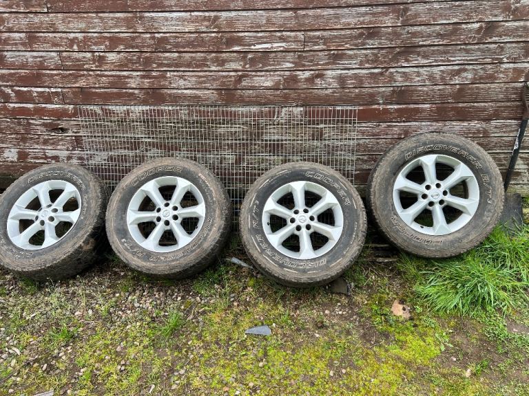 Nissan Pathfinder/Navara wheels and tyres