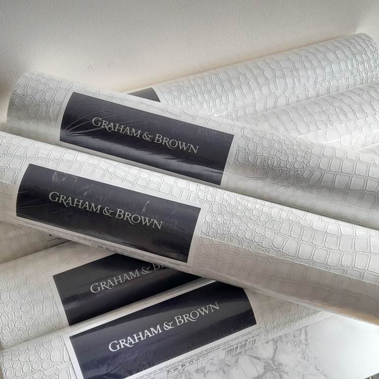 Graham & Brown Crocodile White Wallpaper Batch 1 Paste the Wall Pattern No. 32-660