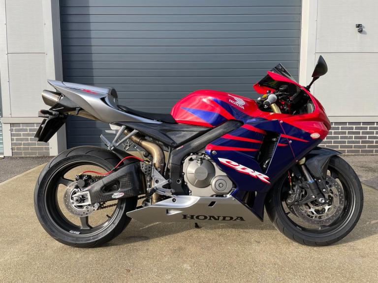 HONDA CBR600 RR-5 2005 - VERY CLEAN EXAMPLE ONLY 12689 MILES 