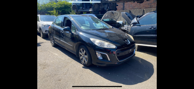 BREAKING 2012 Peugeot 308 All parts available 