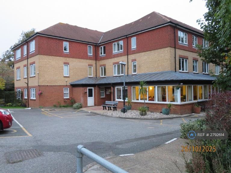 1 bedroom flat in Westminster Court, London, E11 (1 bed) (#2792614)