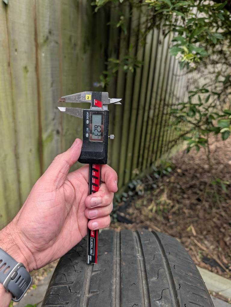 225/45/17 Avon , 6mm thread left