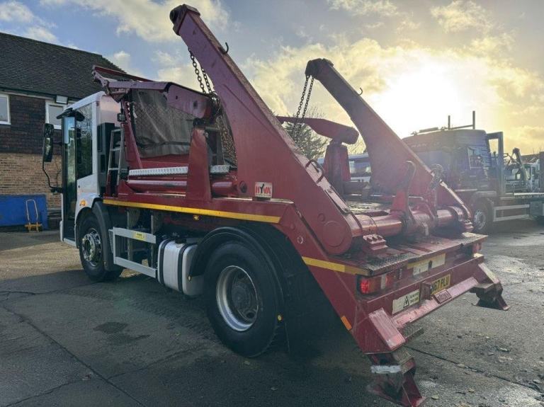 2018 MERCEDES ECONIC 1830 SKIP LOADER