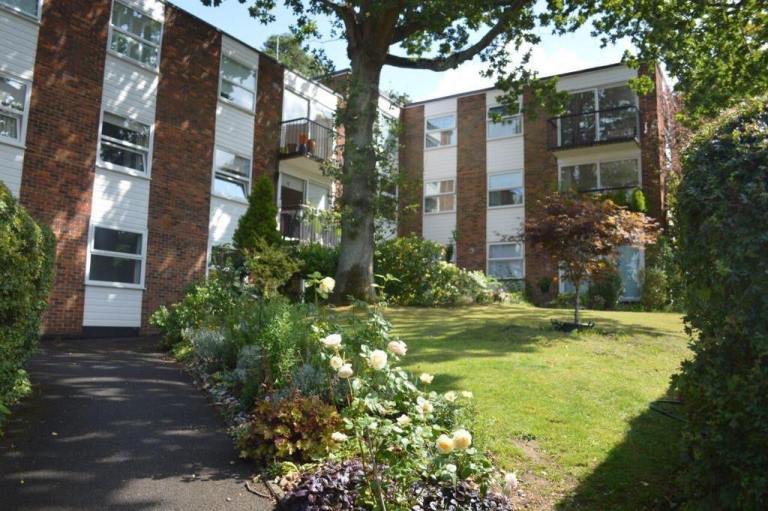 3 bed flat in overlap of Bassett & Chilworth