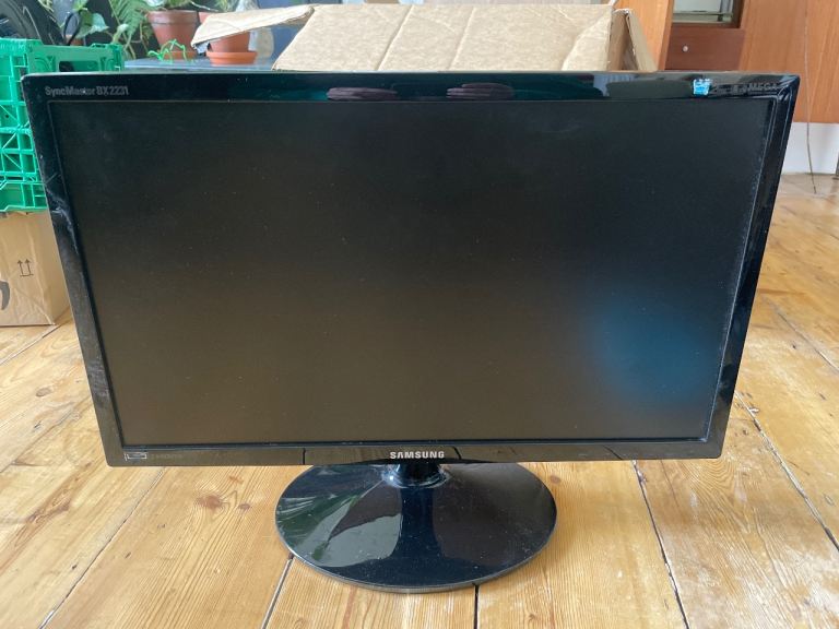 Samsung computer screen/monitor 21.5” full-HD