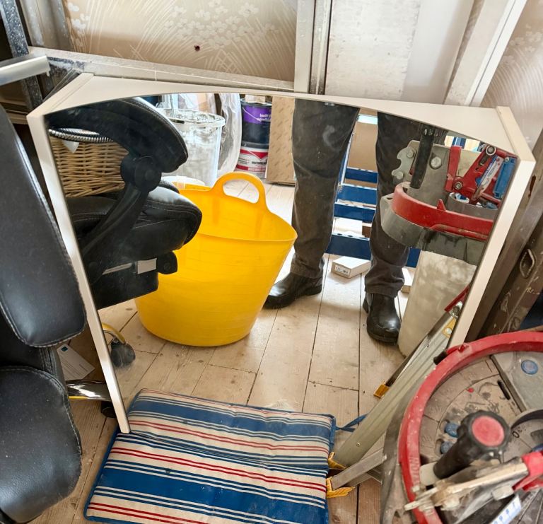 Lovely used white mirrored bathroom cabinet 