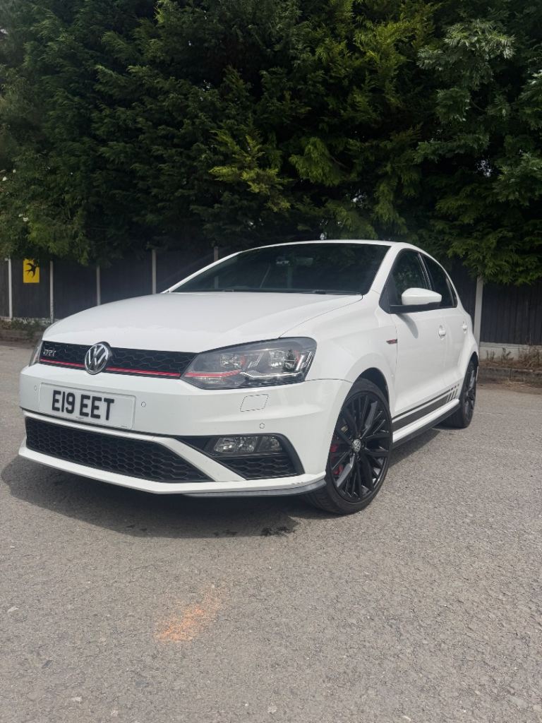 Volkswagen, POLO, Hatchback, 2016, Semi-Auto, 1798 (cc), 5 doors