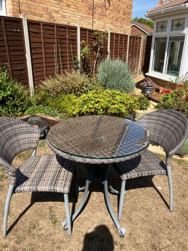 Bistro Patio table and 2 chairs