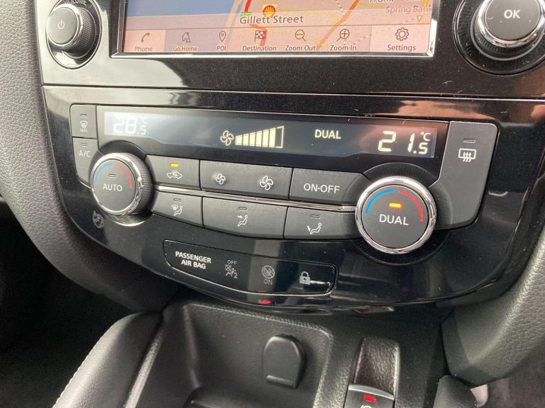 2019 Nissan Qashqai 1.3 DiG-T N-Connecta 5dr HATCHBACK PETROL Manual