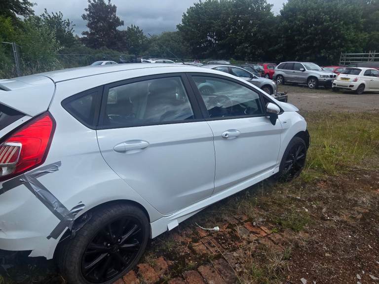 BREAKING -2016 Fiesta ST line