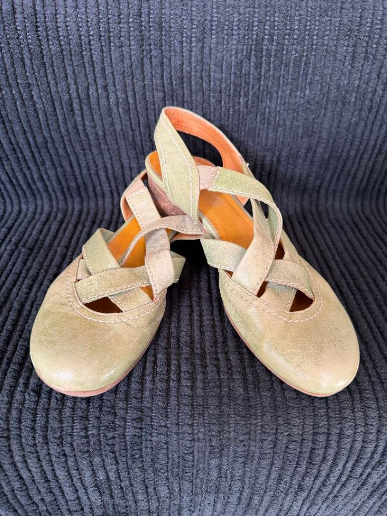 Duo "Ellis' Italian Leather Slingback Shoes