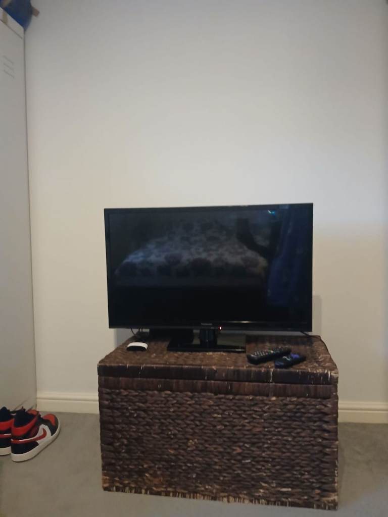 Panasonic 32” LED TV 