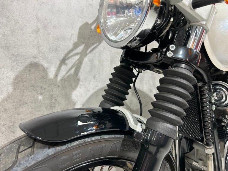 2024 Royal Enfield Interceptor 650 - 1886 miles - 1 OWNER! - STUNNING!