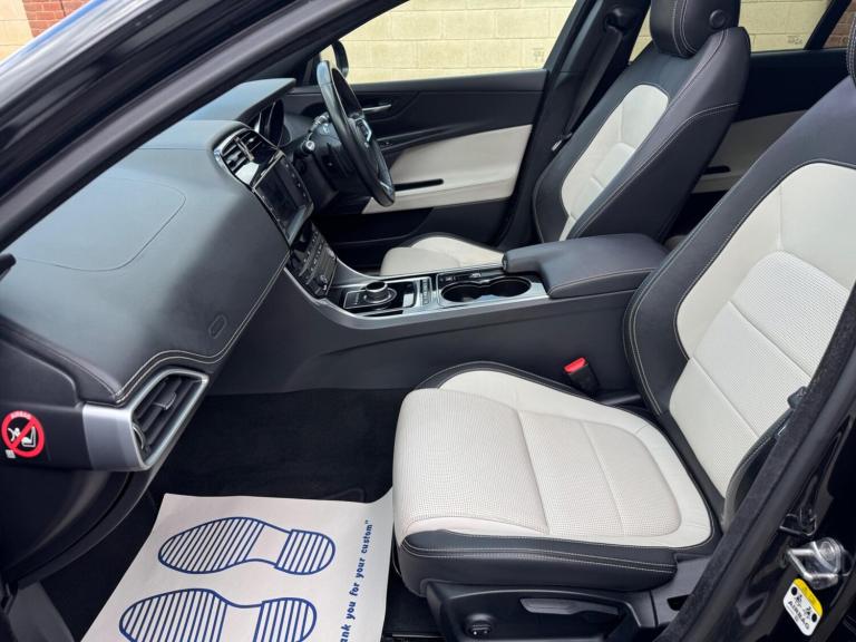 2017 Jaguar XE 2.0d R-Sport Auto Euro 6 (s/s) 4dr SALOON Diesel Automatic