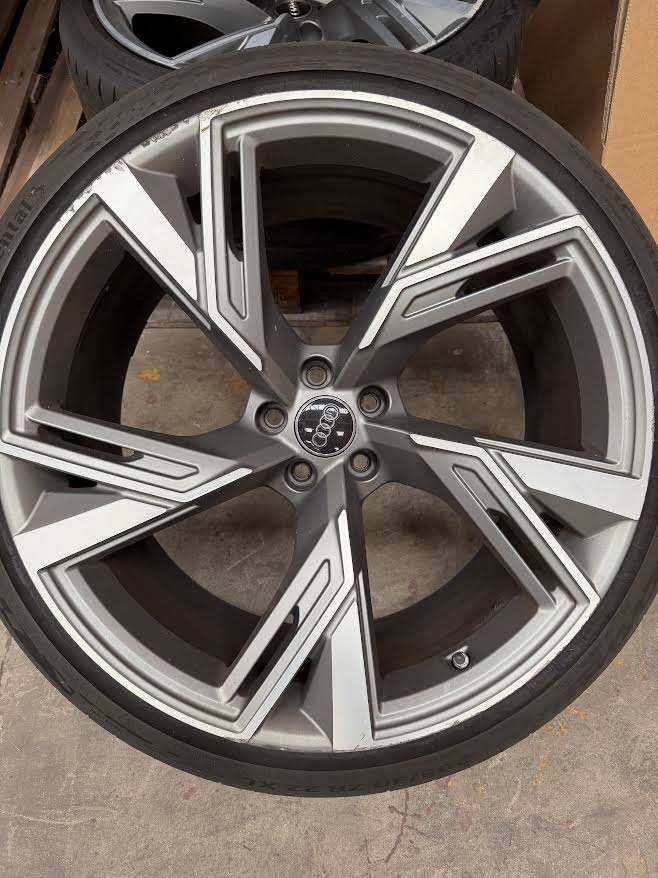 2021 RS6 22" Wheels