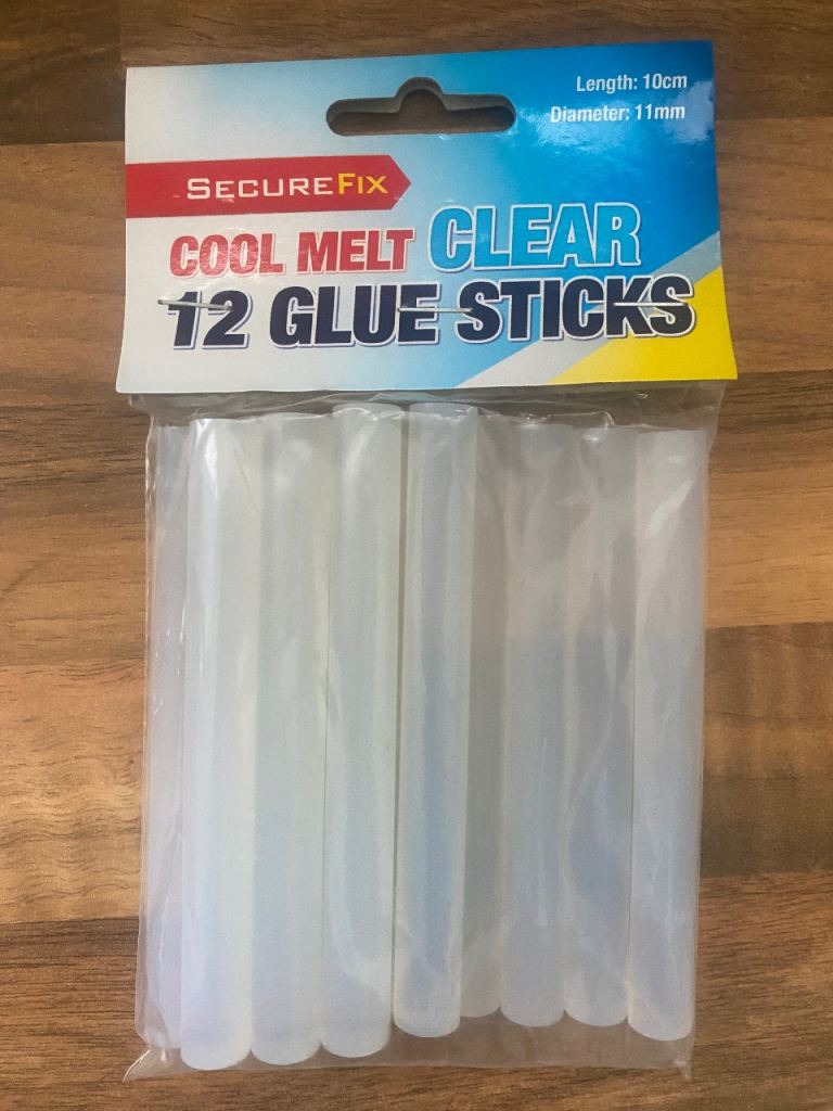 Clear 12 glue sticks.. 