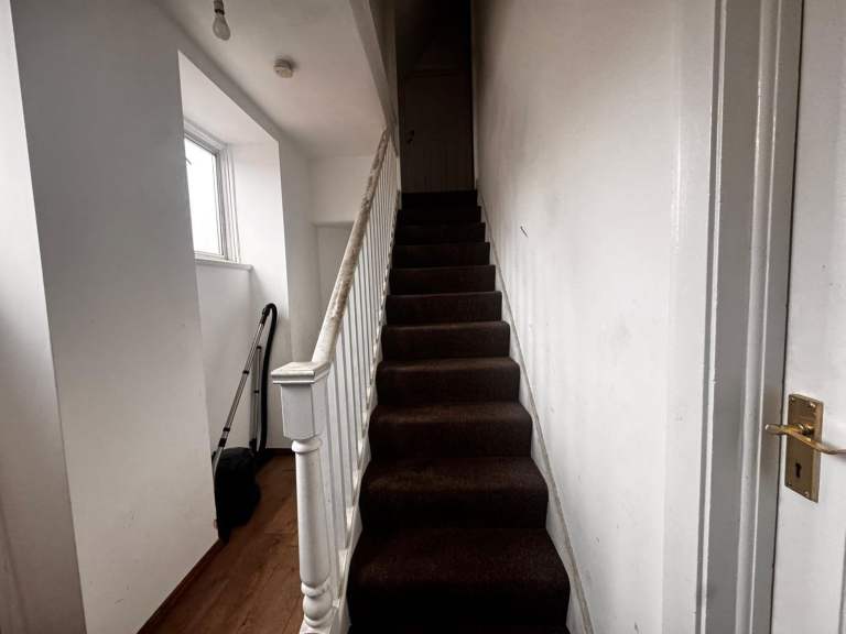 3 Bed Flat In RM8