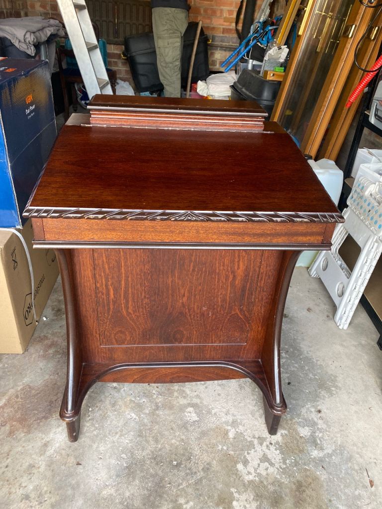  Writing Bruea desk