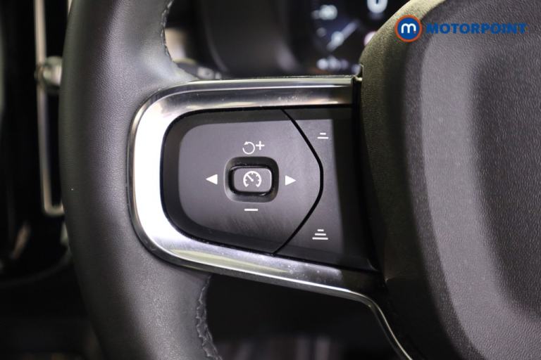 2022 Volvo XC40 1.5 T4 Recharge PHEV Plus Dark 5dr Auto SUV Hybrid Automatic