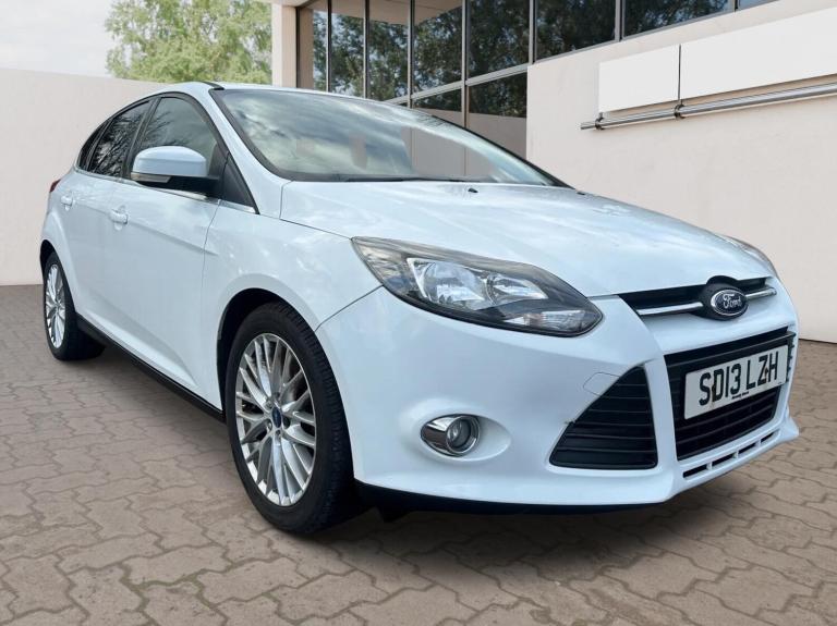 2013 Ford Focus 1.0T EcoBoost Zetec Euro 5 (s/s) 5dr HATCHBACK Petrol Manual