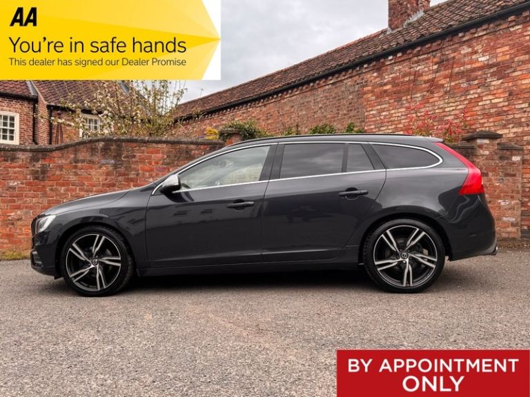 Volvo V60 D3 R-DESIGN NAV++HIGH SPEC++