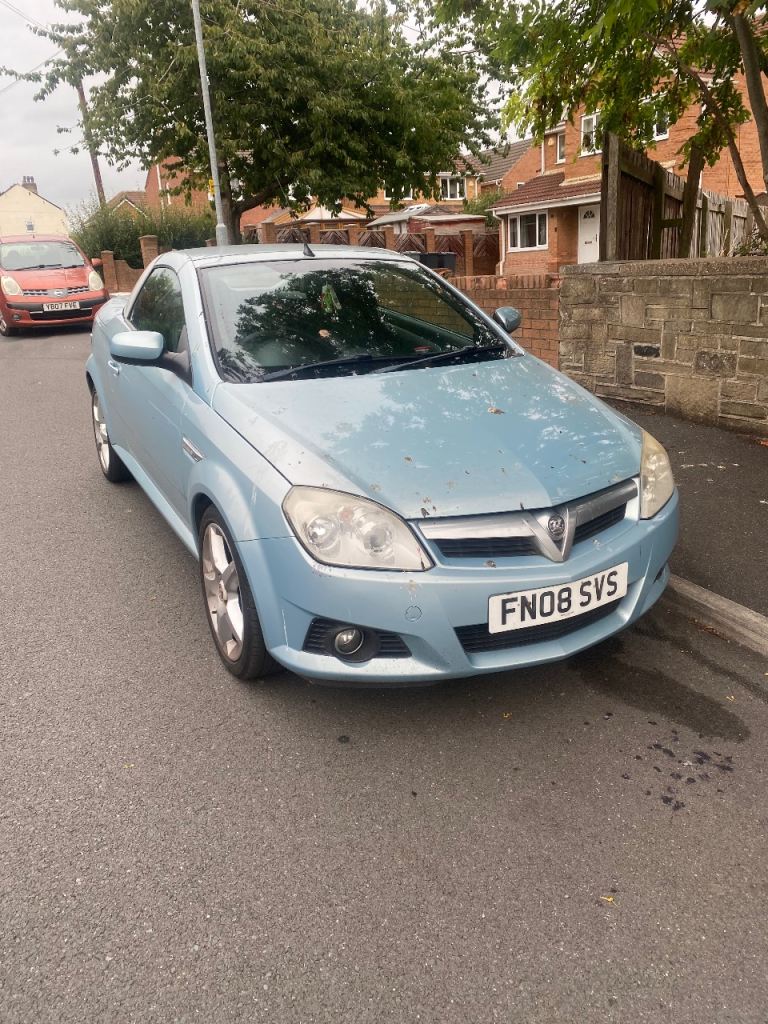 2009.  Vauxhall Tigra. One mot.    