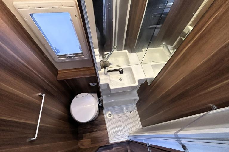 2019 ROLLER TEAM AUTO-ROLLER 707 6 BERTH BUNK BEDS GARAGE Motorhome for Sale