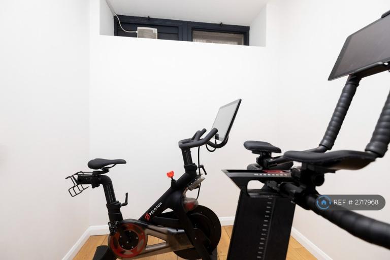 1 bedroom flat in Mcdonald Road, Edinburgh, EH7 (1 bed) (#2717968)