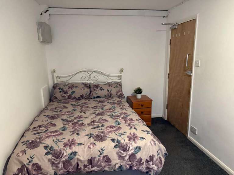 Spacious & Cosy Double Room For Rent AT MK14 7BH