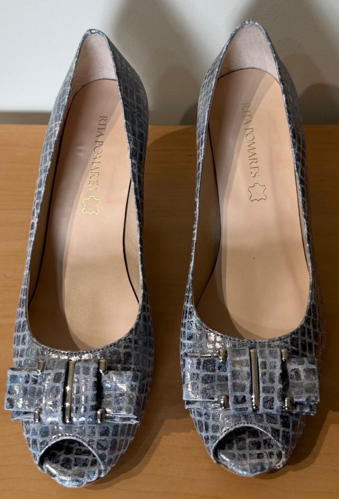 Ladies Court Shoe & Matching Clutch Bag