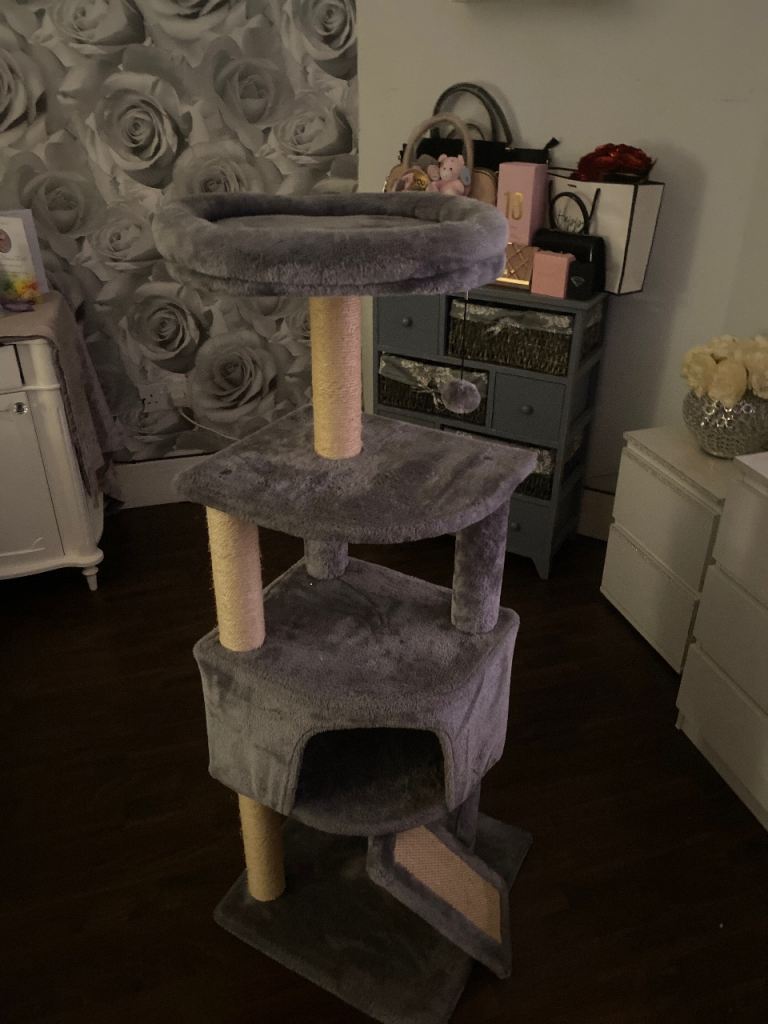 Cat tree 