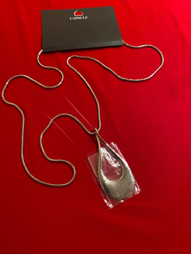 Pendant necklaces pack 10 Brand new.
