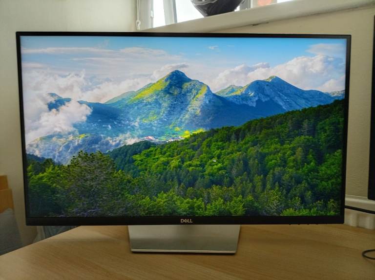 Dell S2721QS 27-inch 4K UHD Monitor – Excellent Condition
