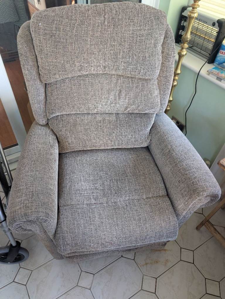 Riser recliner