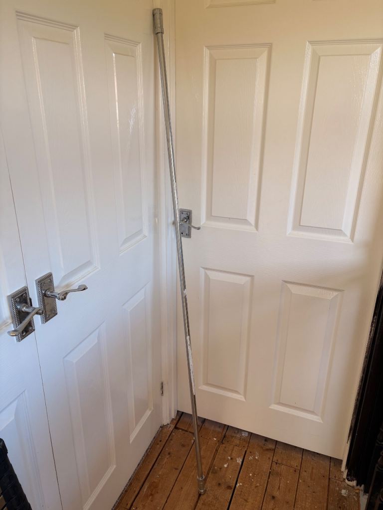 Flat End Curtain Pole (extendable) 