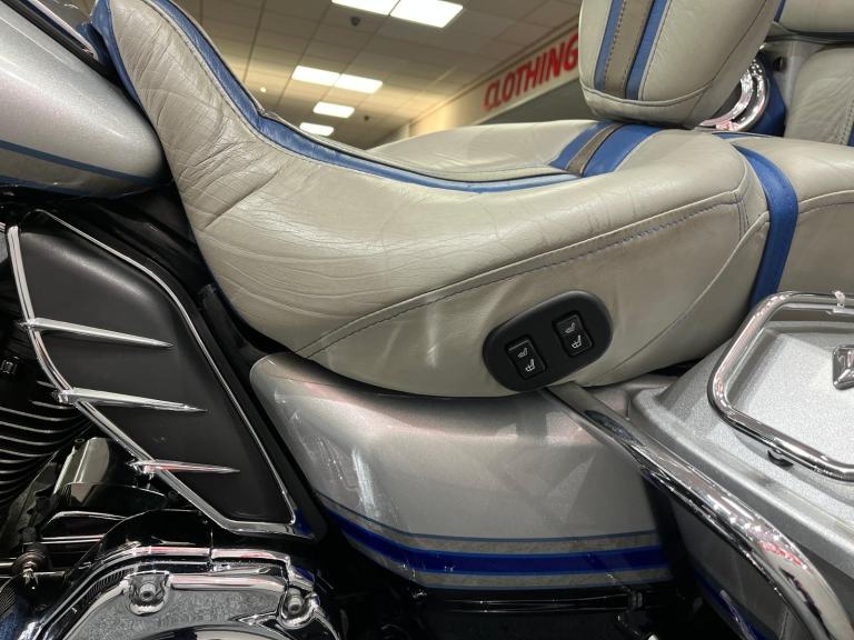 Harley-Davidson FLHTCUSE Electra Glide 1800, 2009