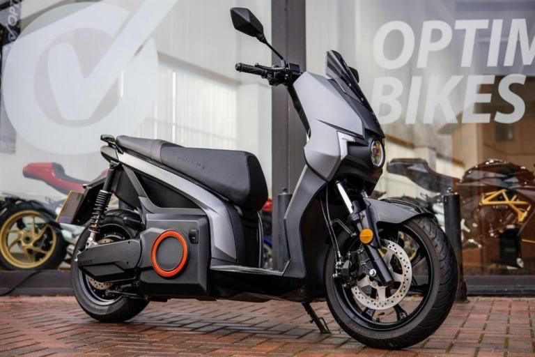 Scutum SEAT MO eScooter 125 DELIVERY MILES ! EV SCOOTER