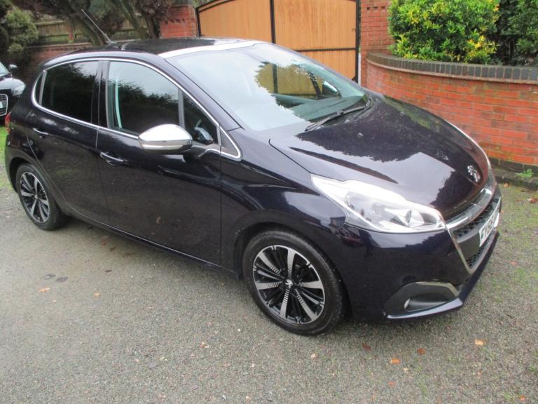 2016 Peugeot 208 1.2 PureTech Allure Premium 5dr HATCHBACK Petrol Manual