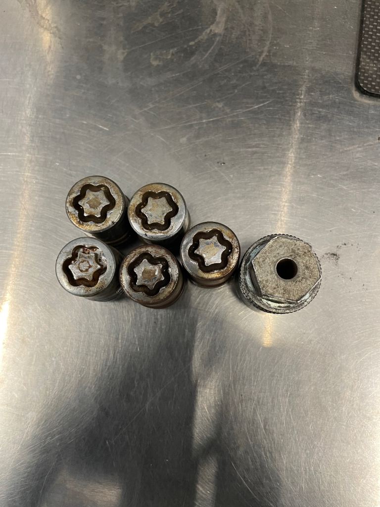 Locking wheel nut set.