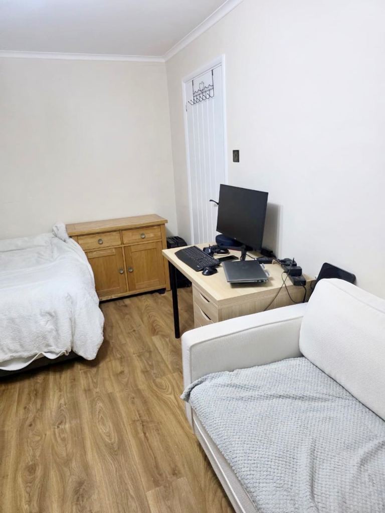 *** Double Room Address: Witham Way, Aylesbury HP21