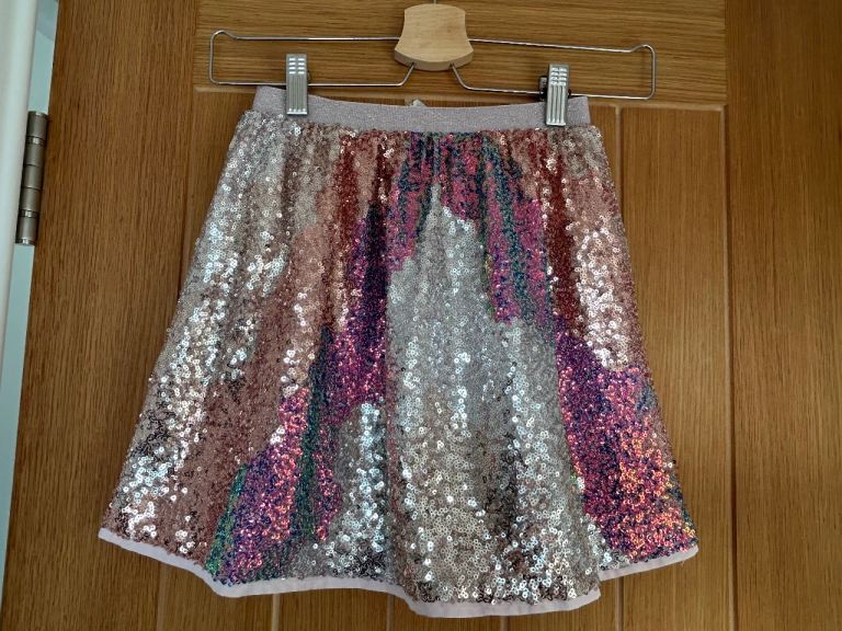 Beautiful sequin skirt, age 9-10, in very good used condition