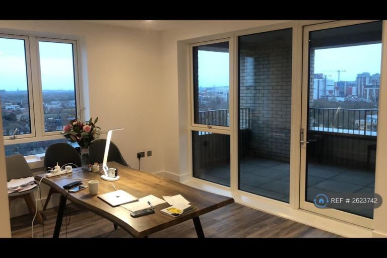 3 bedroom flat in Copal House, London, E16 (3 bed) (#2623742)