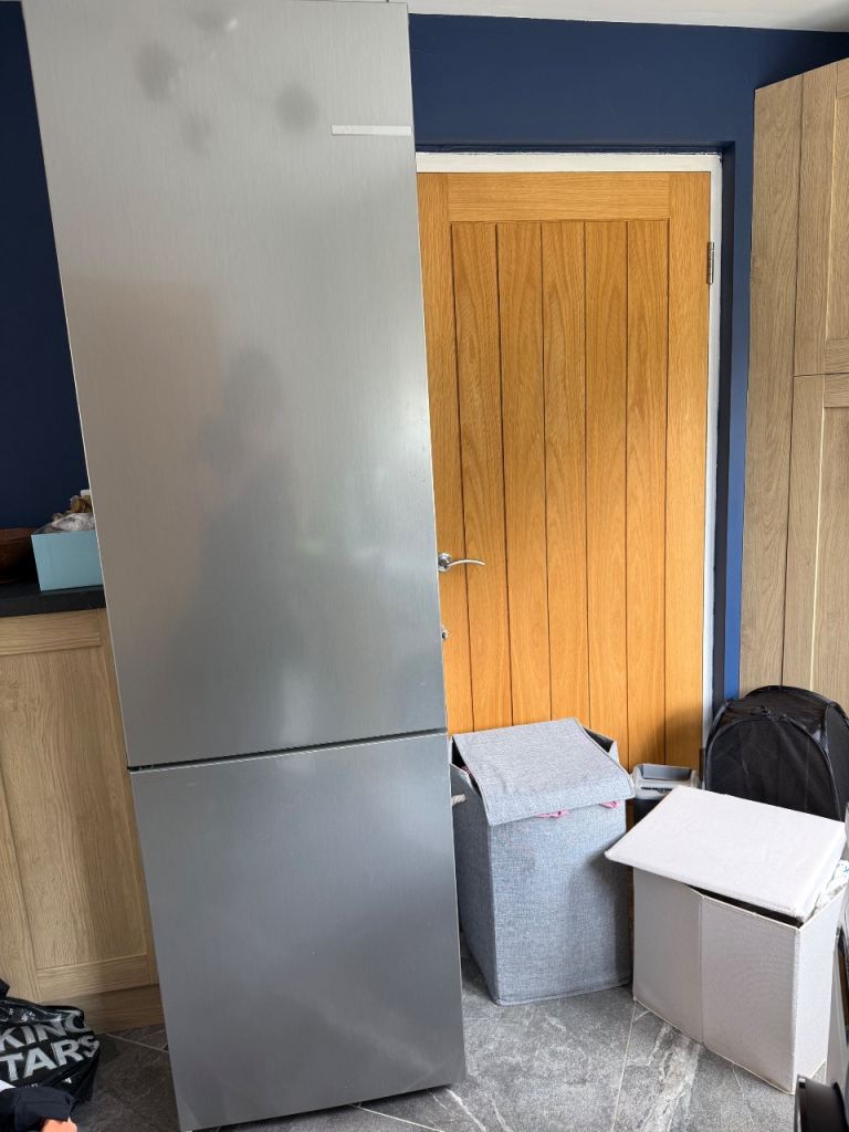 Bosch Series 4 VitaFresh Fridge Freezer