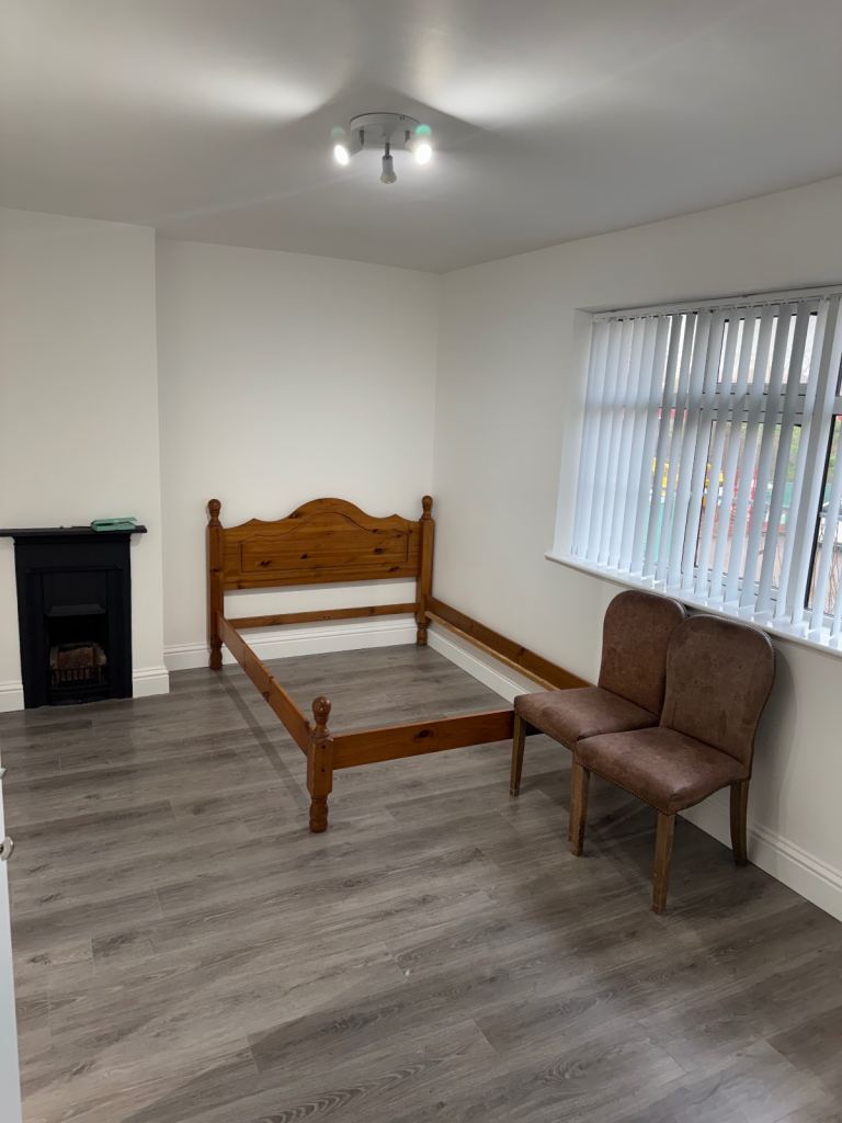 Large double bedroom