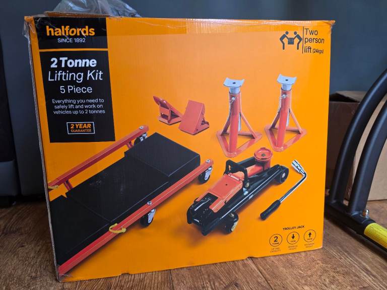Halfords 2 Tonne 5 Piece Lifting Kit – Used in Box